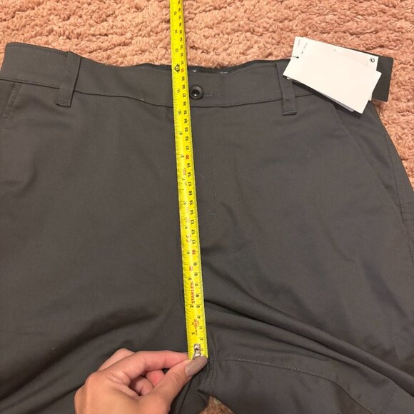 Nike UV 8" Golf Chino Shorts Dri-FIT Dark Gray DA4142-077 Men's Size 30 NWT - Picture 7 of 10